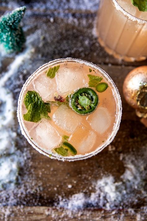 Grinch Cocktail, Coconut Cocktail, Cocktail Vodka, Vodka Mixes, Christmas Drinks Recipes, Half Baked Harvest Recipes, Wanna Call, Xmas Dinner, Sweet Cocktails