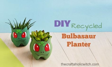 Bulbasaur Planter, Plastic Bottle Planter, Recycle Crafts Diy, Diy Recycled Projects, Pokemon Diy, Pokemon Craft, Pokemon Party, Diy Bottle Crafts, Pokemon Birthday