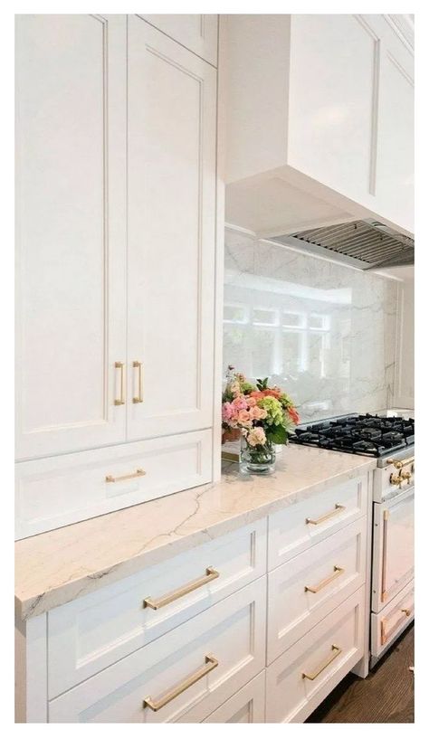 Painted Kitchen Cabinets Colors, White Kitchen Remodeling, Farmhouse Kitchen Remodel, Diy Kitchen Renovation, New Kitchen Cabinets, Kitchen Designs Layout, Kitchen Cabinets Makeover, White Kitchen Design, White Kitchen Cabinets