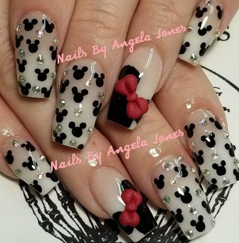 Minnie Mouse Nail Designs, Mickey And Minnie Nails, Boo Nails, Minnie Mouse Nail Art, Fingerprint Tattoos, Disneyland Nails, Mouse Nails, Disney Nail Designs, Mickey Mouse Nails