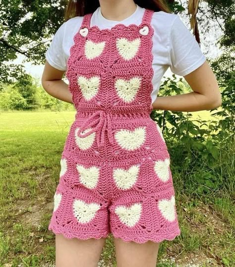 Easy Crochet Granny Romper: DIY Guide For Stylish Handmade Wear Crochet Granny Square Romper, Crochet Dungarees Free Pattern, Crochet Spring Outfits, Crochet Clothes Modest, Crochet Patterns For Clothes, Crochet Granny Square Pants Free Pattern, Granny Square Ideas Clothes, Crochet Easy Clothes, Crochet Summer Patterns Free