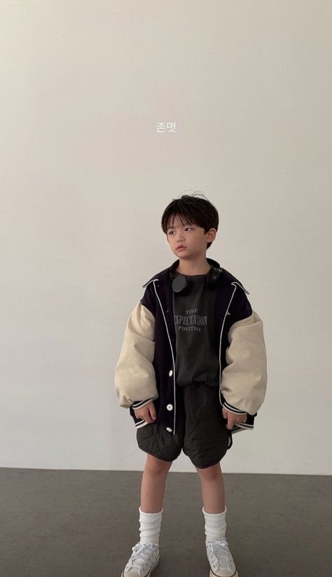 Boys Ootd, Ulzzang Kids, Kids Ootd, Asian Kids, Boys Haircuts, Baby Boy Fashion, Stylish Kids, Kids Fashion Boy, Character Outfits