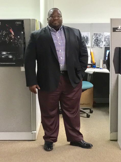 Big man fashion Burgundy pants, black blazer Chubby Black Man, Fat Black Guy, Big Man Fashion, Fat Black Man, Men Plus Size Fashion, Tall Black Men, Big Man Style, Paislee Nelson, Black Outfit Men