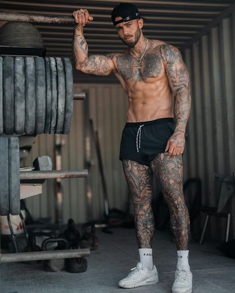 Tatted Guys, Cool Chest Tattoos, Jordan Outfit, Online Fitness Coaching, Chest Tattoo Men, Bad Tattoos, Next Tattoo, Leg Sleeves, Celebrity Tattoos