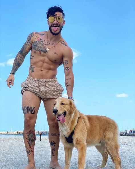 Tattoo Inspiration Men, Hard Men, Inked Men, Man And Dog, Man Photo, Handsome Anime Guys, Male Beauty, Male Models, Fashion Lifestyle