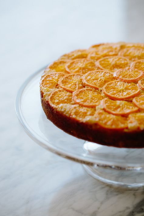 Clementine Upside Down Cake (gluten-free, grain-free, dairy-free and paleo-friendly). www.downshiftology.com Paleo Pumpkin Pancakes, Orange Olive Oil Cake, Sugar Free Cake, Orange Cake Recipe, Oil Cake, Paleo Pumpkin, Olive Oil Cake, Pumpkin Pancakes, Winter Desserts