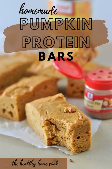 Pumpkin Protein Bars, Pumpkin Protein, Protein Bars Homemade, Protein Brownies, Protein Bar Recipes, Pumpkin Bars, Homemade Pumpkin, Healthy Protein, Pumpkin Chocolate