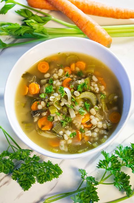 Irish Vegetable Soup, Uni Meals, Homemade Vegetable Soup, Crock Pot Vegetables, Vegetables Stock, Low Calorie Soup, Healthy Low Calorie, Vegetable Soup Recipe, Boiled Vegetables