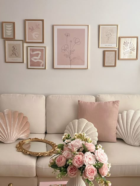 Apartment Pink Living Room, Coquette Living Room, Feminine Apartment, Pink House Interior, Feminine Bedroom Decor, Parisian Living Room, College Apartment Decor, Pink Living Room, Nursery Room Inspiration