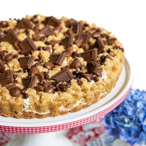 Shortbread Tart, Easy Smores, Sweet Pies, Baking Hacks, Shortbread Recipes, Marshmallow Creme, Crumb Topping, Toasted Marshmallow, Milk Chocolate Chips