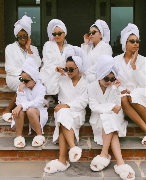 White Robe Bridesmaids, Spa Bachelorette Party Ideas, Spa Bachelorette Party, Thai Party, Bachelorette Spa, Spa Bachelorette, Last Disco Bachelorette Party, Glam Bridesmaid, Bride And Bridesmaid Pictures