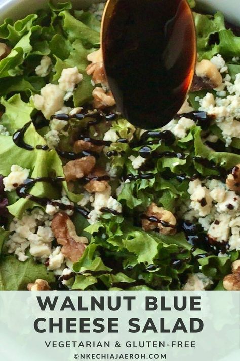 Salad in a bowl and balsamic reduction is drizzled on top Black And Blue Salad, Spring Mix Salad Recipes, Blue Cheese Salad Recipes, Vegan Salad Bowl, Salad For One, Blue Cheese Vinaigrette, Blue Cheese Recipes, Blue Salad, Spring Mix Salad