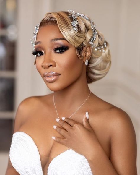 Bride Hairstyle Black Women, Blonde Wedding Hair Black Women, Bridal Hair Styles For Black Women, Bridal Hairstyles Black Women, Bridal Hairstyles For Black Women, Bridal Hair Black Women, Messy Bridal Bun, Dubai Fits, Blonde Bridal Hair