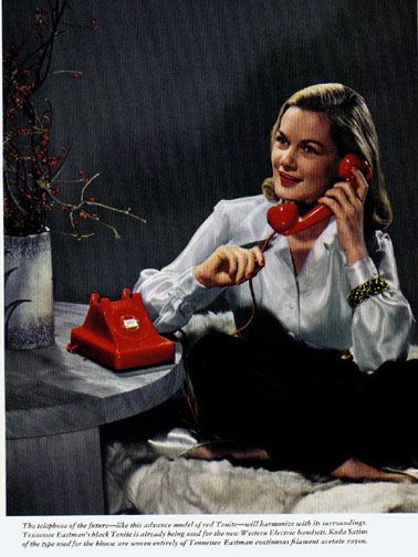 Late night conversations with cute boys Electric Desk, 50s Women, Vintage Illustration Art, Vintage Phones, Vintage Telephone, Old Phone, Hello Baby, Girl Talk, Hey Girl