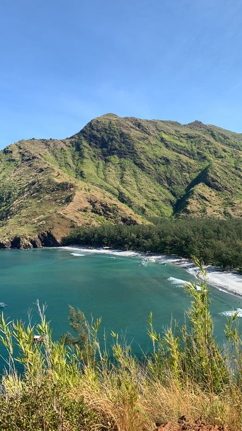 Zambales Beach, View Background, Dark Black Wallpaper, Science Crafts, Tropical Summer, Pretty Places, Black Wallpaper, Dark Black, Beach Day