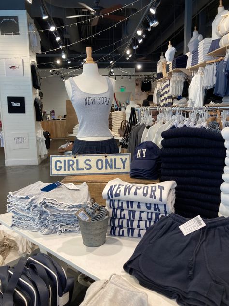 Brandy Aesthetic, Brandy Outfits, Brandy Girl, Brandy Fits, Hollister Clothes, Brandy Melville Skirt, Aesthetic Stores, Outfit Inspo Casual, Basic Fits