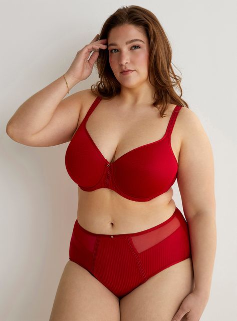 Chantelle - Chic Essential hipster Plus size Chantelle Chantelle from Paris at Miiyu. Micro-mesh with a satiny finish and geometric waves Soft, stretch nylon blend Elastic waist. Built-in cotton gusset. Matching bra sold separately | Women's Chic Essential Hipster Panties Plus Size in Red, Size 1X Fat Models, Best Plus Size Bras, Panties Plus Size, Demi Bras, Strapless Bras, Stockings Outfit, Red Bra, Bra Lace, Push Ups