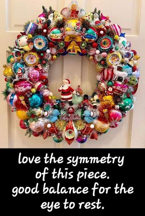 Mid Century Christmas Wreath, Vintage Christmas Ornament Wreath, Funky Christmas Wreath, Unusual Christmas Wreaths, Barbie Wreath, Chritmas Lights, Ornament Display Ideas, Retro Wreath, Vintage Wreaths