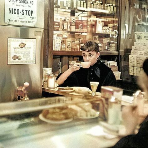 Audrey Hepburn Paris, Times Square New York City, Aubrey Hepburn, Audrey Hepburn Inspired, Audrey Hepburn Photos, Audrey Hepburn Style, Hepburn Style, Breakfast At Tiffanys, Norma Jeane