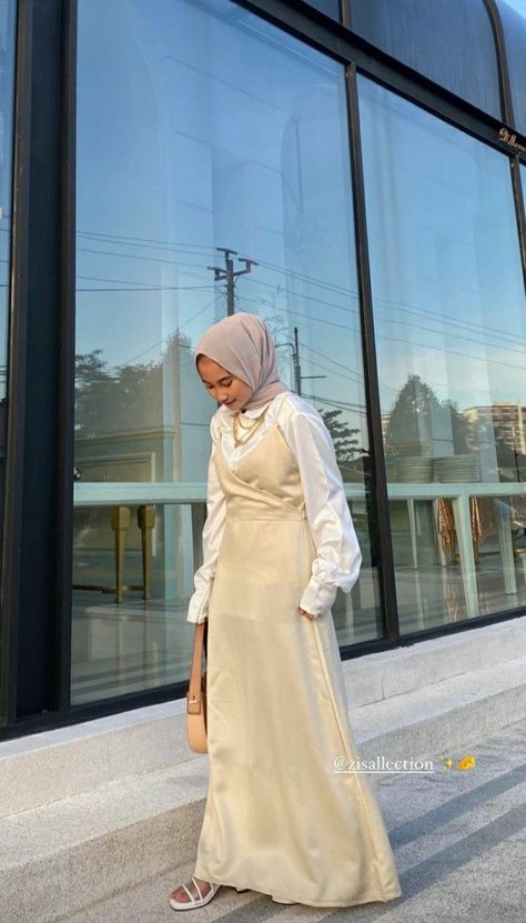 Aesthetic Slip Dress, Eid Fits, Dress With Hijab, Ootd Lebaran, Ootd Poses, Outfit Korean, Racun Shopee, Celana Jeans, Hijab Aesthetic