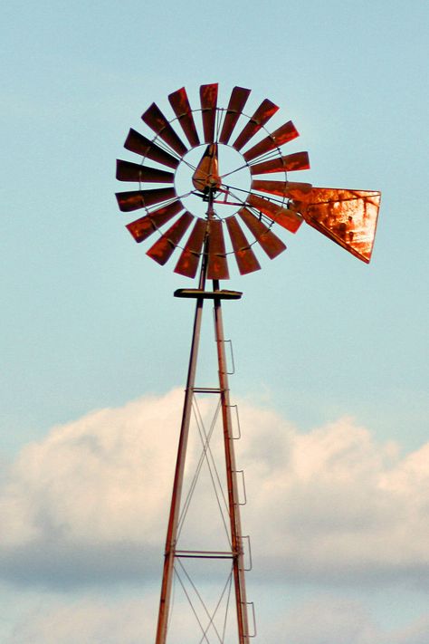 Copper windmill ~ wow Windmill Tattoo, Windmills Photography, Tilting At Windmills, Farm Windmill, Windmill Water, Paul Verlaine, Water Wheels, Farm Pictures, Old Windmills