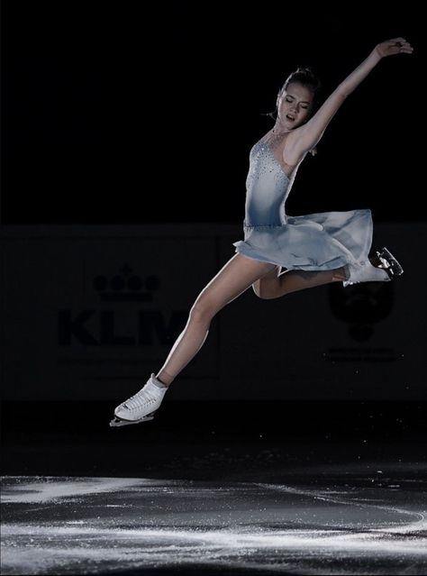 Skater Photoshoot, Ice Skating Photography, Elena Radionova, Figure Skating Olympics, Figure Ice Skates, Skate 3, Skating Aesthetic, Ice Skating Rink, Sports Aesthetic