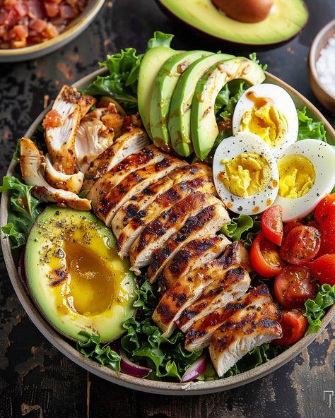 Eating Healthy Vision Board Ideas Indian, Good Food Vision Board, Meal With Avocado, Salade Aesthetic, Nutrious Meals Healthy, Body Goals Vision Board Summer Hip Dips, Healthy Food And Drinks, Balanced Meals Aesthetic, Clean Food Ideas