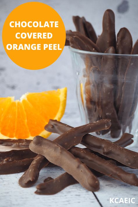 This chocolate covered orange peel is a delicious and budget friendly Christmas treat. It makes fantastic gifts and can be made well ahead of Christmas day. Chocolate Covered Orange, Candied Orange Peel Recipe, Orange Peel Recipe, Candied Fruit Recipes, Dark Chocolate Orange, Orange Peels, Candied Orange Peel, Candy Recipe, Orange Candy