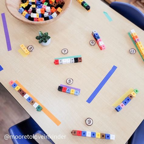 Math Provocations, Motherhood Images, Make Math Fun, Snap Cubes, Colored Tape, School Images, Creative Curriculum, Activities For Children, Invitation To Play