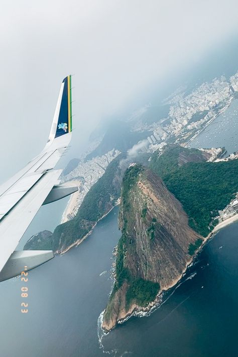 Plane Photography, Brazil Travel, Travel Pictures Poses, Cool Instagram, Airplane Travel, Travel Videos, Travel Pictures, Rio De Janeiro, Cuba