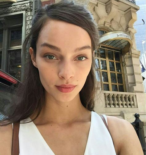 Infallible Foundation, Luma Grothe, Natural Makeup Tips, Vogue Models, Model Casting, Rms Beauty, Natural Eye Makeup, Natural Makeup Looks, Fitness Beauty