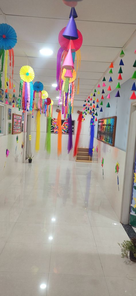 Prek Hallway Decorations, Coridoor Decoration Ideas For School, Hanging Chart Paper In Classroom, Classroom Hangings For Preschool, Preschool Decoration Ideas Hanging, School Reopening Ideas, Hanging Ideas For Preschool, School Ceiling Decorations, School Corridor Hanging Decoration Ideas