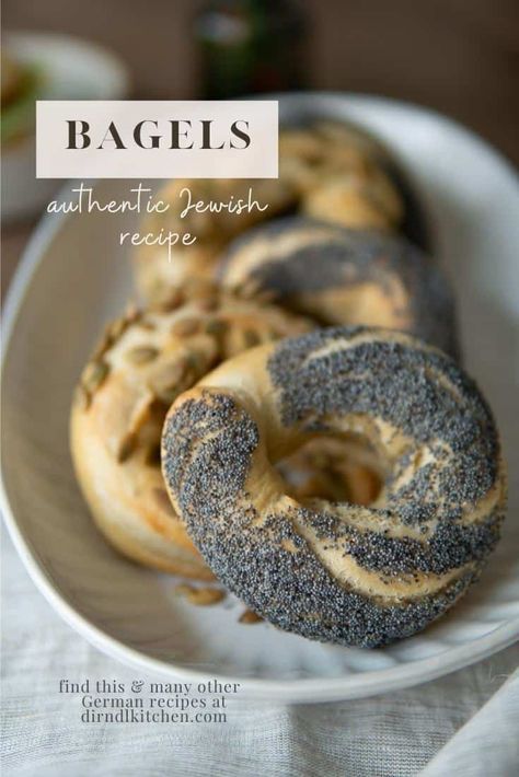 Jewish Bagel Recipe, Authentic Bagel Recipe, Jewish Bagels, How To Make Bagels, New York Bagel, Breakfast Rolls, Homemade Bagels, Bagel Sandwich, Baking Bread Recipes