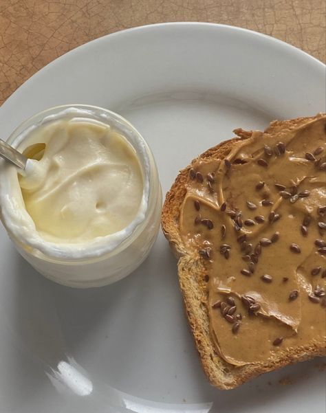 mango greek yogurt, peanut butter toast, seeds and iced coffee which is not showed there Mango Greek Yogurt, Greek Yogurt Peanut Butter, Peanut Butter Toast, Butter Toast, Bakery Foods, Greek Yogurt, Iced Coffee, Dream Life, Comfort Food