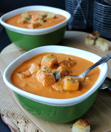 Potato Tomato Soup is rich with flavor. Soup Recipe Vegan, Creamy Tomato Soup Recipe, Broccoli Potato Soup, Broccoli Potato, Vegan Tomato Soup, Tomato Soup Recipe, Fast Dinner Recipes, Creamy Tomato Soup, Vegan Soup Recipes