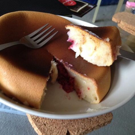 Making Enormous Pancakes In Your Rice Cooker Is A Real And Awesome Thing Rice Cooker Pancake, Estonian Food, Rice Cooker Recipes, Crepe Cakes, Mille Crepe, Dutch Baby, Never Be The Same, Pancakes And Waffles, Rice Cooker