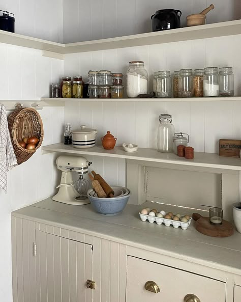 No clever caption, just a pantry corner 🫙🧅 | Instagram Baking Nook In Kitchen, Functional Open Shelving Kitchen, Baking Corner In Kitchen, Kitchen Corner Decor, Pantry Corner, Kitten Room, Baking Pantry, Baking Room, Baking Corner