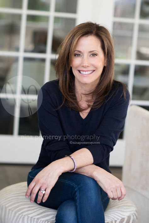 Female Author Book Cover Headshot | PROFESSIONAL PORTRAIT | Bay Area Headshot Photographer Nina Pomeroy ninapomeroy.com | Natural Light | Environmental Portrait Therapist Wardrobe, Poses Headshot, Executive Portrait, Business Portraits Woman, Professional Headshots Women, Headshot Ideas, Business Portrait Photography, Headshot Poses, Headshots Women