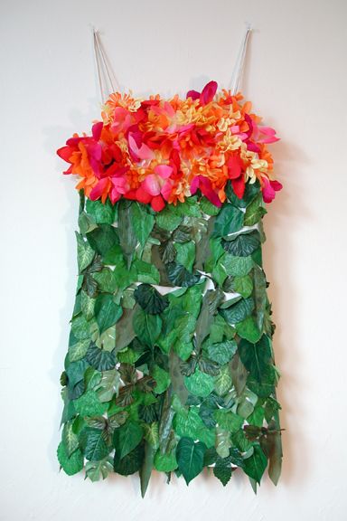 Romp through the forest, anyone? Bush Costume, Flower Costume, Nature Fashion, Kawaii Diy, Flowers Dress, Costume Diy, Flower Skirt, Wedding Costumes, Rose Bush