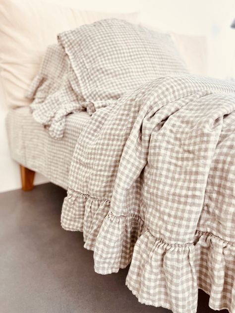 LINEN DUVET COVER . Linen Bedding Set . Shabby Chic Linen - Etsy Canada Ruffled Duvet, Ruffle Duvet Cover, Linen Duvet Cover, Fitted Bed Sheets, Linen Storage, Bed Linen Sets, Linen Duvet Covers, Linen Duvet, Room Inspiration Bedroom