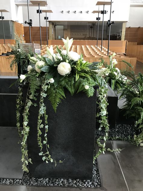 Podium Flowers, Altar Arrangement, Church Flower Arrangements, Memorial Flowers, In Memory Of Dad, Event Inspiration, Memorial Service, Flower Arrangement, Floral Decor