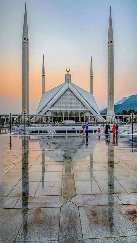 Minare Pakistan, Dua Noor, Islamabad Beauty, Smile Dp, Faisal Masjid, Pakistan Wallpaper, Beauty Of Universe, Faisal Mosque, Pakistan Tourism