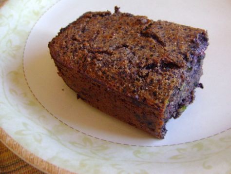 purple cornbread ~ easy to make vegan too Corn Flour Recipes, Blue Cornmeal, Purple Corn, Honey Wheat Bread, Grated Zucchini, Cornbread Easy, Honey Wheat, Frozen Berries, Gluten Free Living