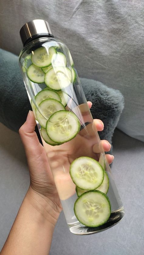 Water Intake Aesthetic, Bottle Of Water Aesthetic, Tomar Agua Aesthetic, Water Drinking Aesthetic, Drink Water Aesthetic, Water Bottle Aesthetic, Aesthetic Water Bottle, Trendy Kitchen Design, Warm Wood Tones