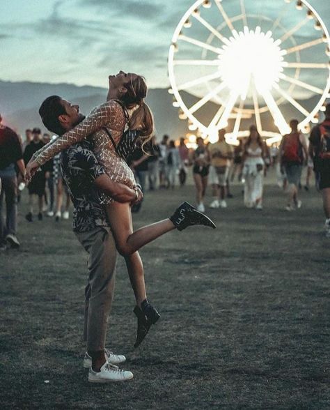 Couple Festival Outfits, Coachella Weekend 2, Coachella Vibes, Fashion Outfits Ideas, Coachella 2019, Fashion Vogue, Wedding Girl, Rock In Rio, Look Rock