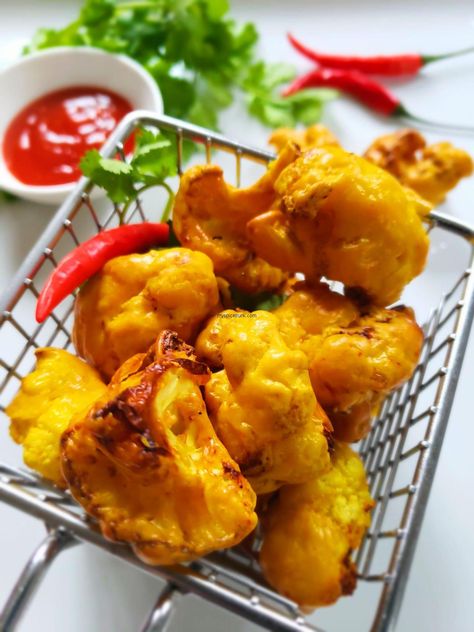 Cauliflower Pakora Air Fryer, Air Fryer Pakora Recipes, Air Fryer Pakora, Pakora Air Fryer, Cauliflower Pakora Recipe, Gobi Pakora, Cauliflower Pakora, Cauliflower Ideas, Pan Fried Cauliflower