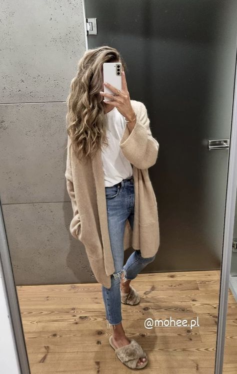 Causal Outfits For Women Winter, Mum Fashion, Fashion Corner, Casual Outfit Inspiration, Causal Outfits, Neue Outfits, Fashion Mistakes, 10 Pounds, Mom Outfits