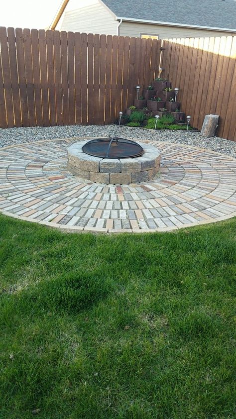 Backyard fire pit corner brick planter Fire Pit Corner, Brick Planter, Backyard Fire Pit, Brick Fire Pit, Fire Pit Ring, Backyard Seating, Fire Pit Area, Fire Pit Designs, Diy Fire Pit