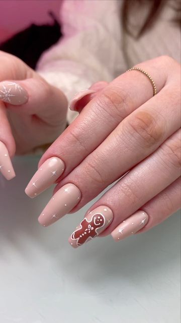 Pink Christmas Nails Gingerbread Man, Gingerbread Nails Pink, Ginger Bread Nail Designs, Nails With Gingerbread, Bread Nails, Gingerbread Nails, Nails With White, Pink Ginger, Nail Pro