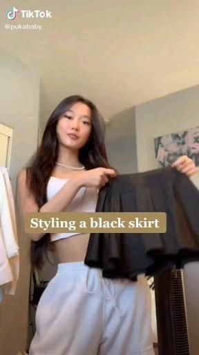 How To Style A Skirt Aesthetic, Outfit Ideas For Skirt, How To Dress With Skirts Outfit, Black Skirt Outfit School Casual, Black Mini Skirt Outfit Pleated, Cute Outfits For School With Skirt, Outfit Combinations Aesthetic, What To Wear With A Black Skirt Summer, How To Style Short Black Skirt